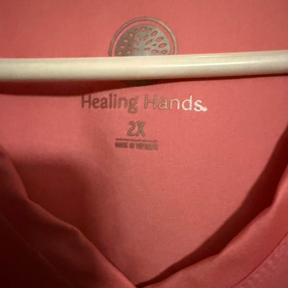 Healing Hands Peach V-Neck Short Sleeve Scrub Top - Picture 2 of 3